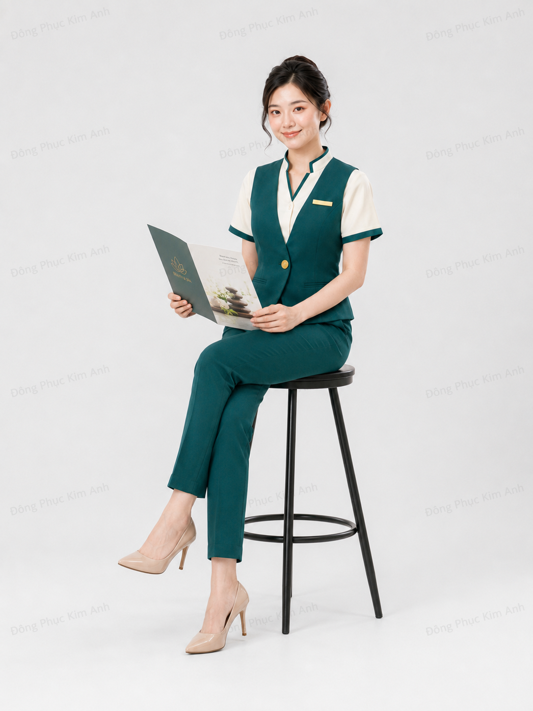 đồng phục lễ tân (3) Đồng Phục Kim Anh nhận may đồng phục spa giá rẻ HCM cho spa, thẩm mỹ viện, clinic và cơ sở chăm sóc sắc đẹp. Hỗ trợ may đo theo yêu cầu, thiết kế maquette, nhận may số lượng ít, tư vấn mẫu cho lễ tân, kỹ thuật viên, chăm sóc khách hàng và báo giá rõ ràng tại TP.HCM.